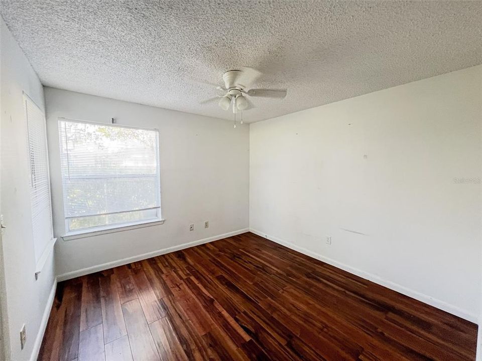 Active With Contract: $1,750 (3 beds, 2 baths, 1100 Square Feet)