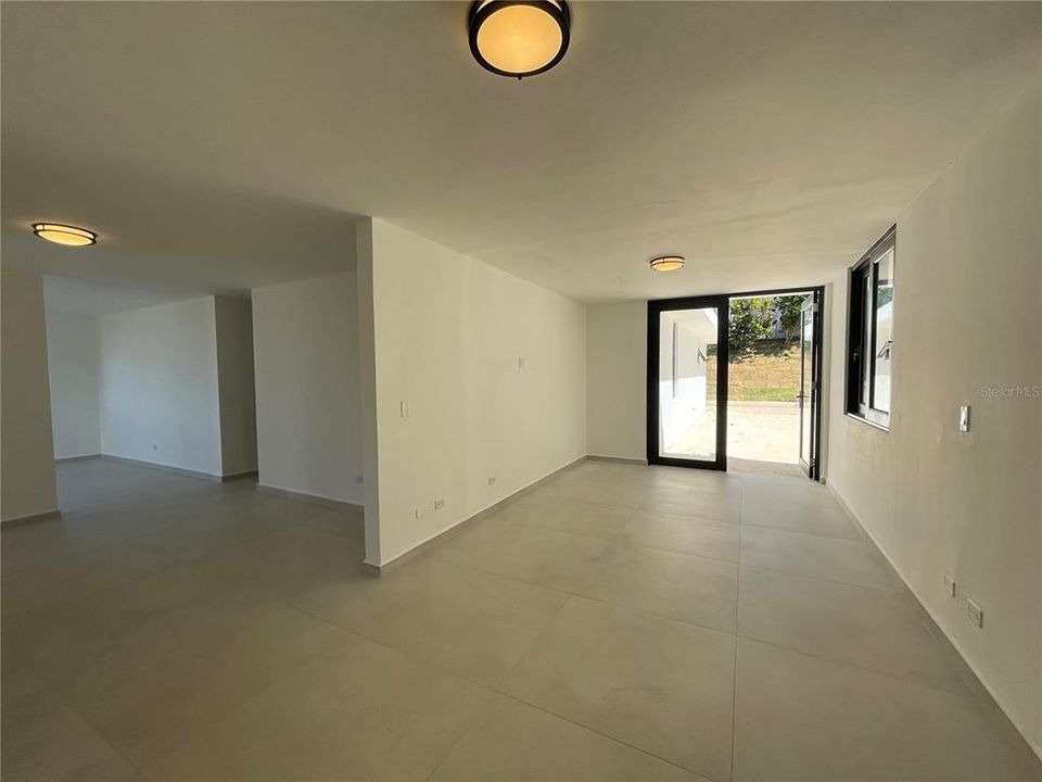 Vendido Recientemente: $615,000 (4 camas, 3 baños, 2125 Pies cuadrados)