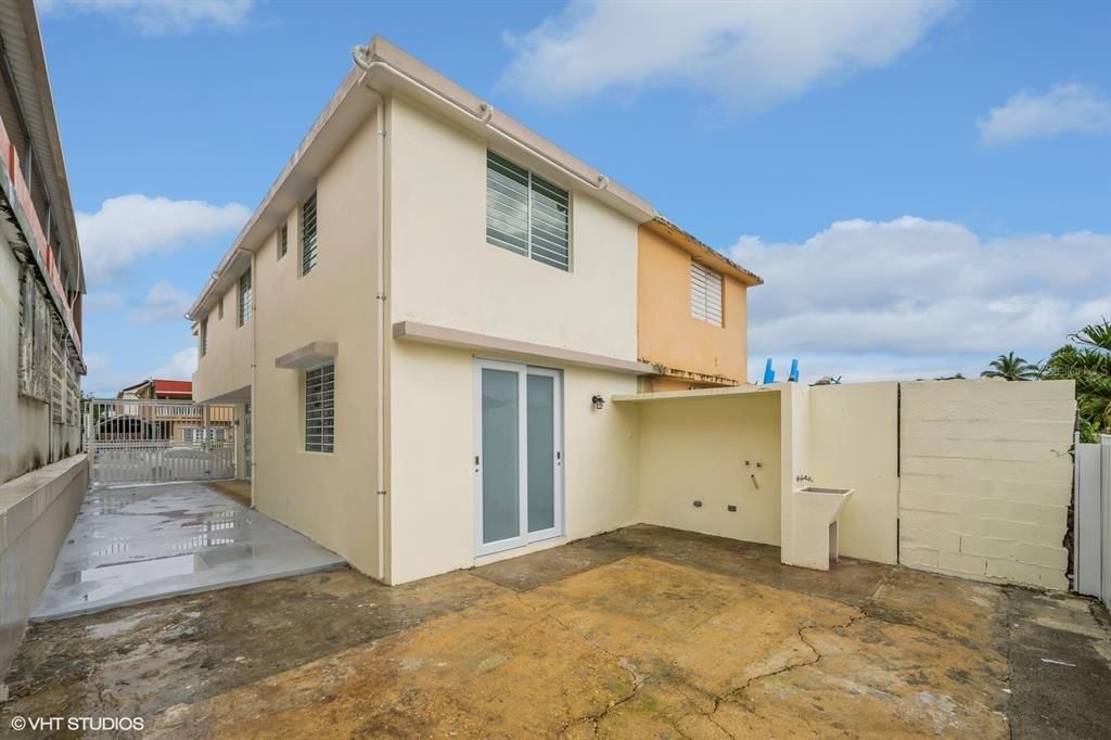 Recently Sold: $145,000 (3 beds, 2 baths, 1040 Square Feet)