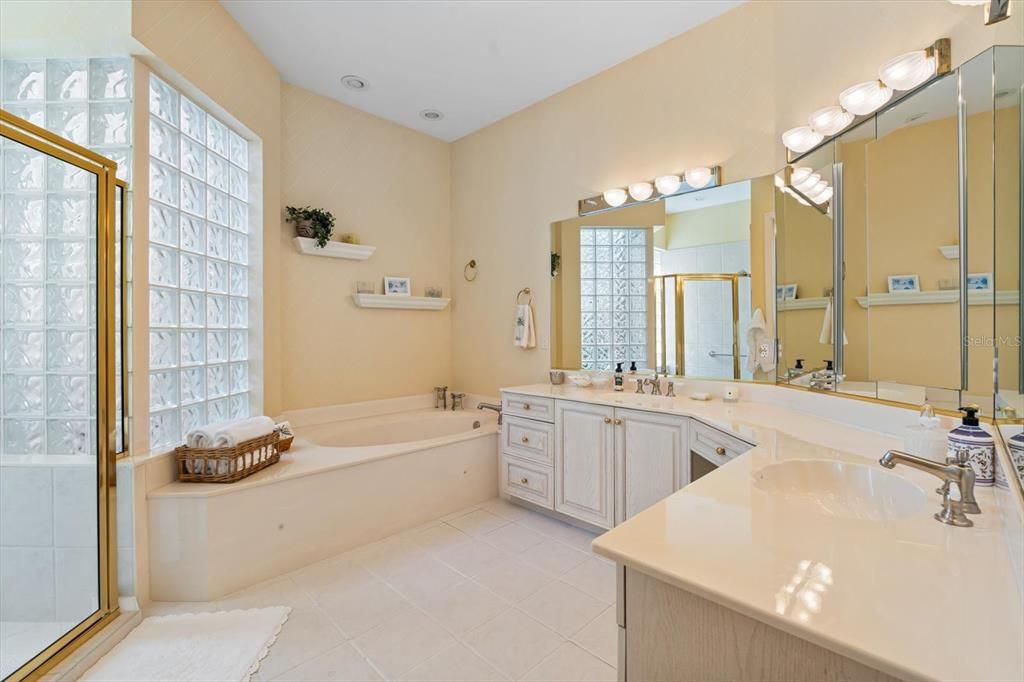 Active With Contract: $1,095,000 (3 beds, 3 baths, 2855 Square Feet)