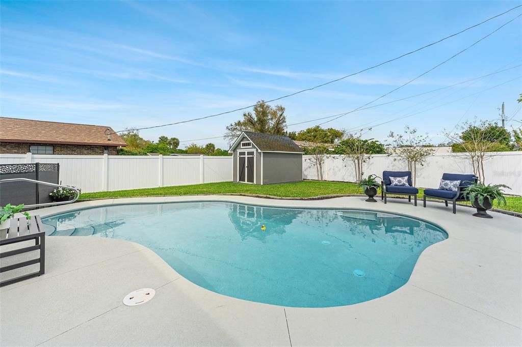 Active With Contract: $449,900 (3 beds, 2 baths, 1382 Square Feet)