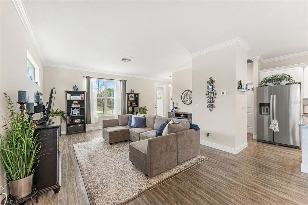 Active With Contract: $449,900 (3 beds, 2 baths, 1382 Square Feet)