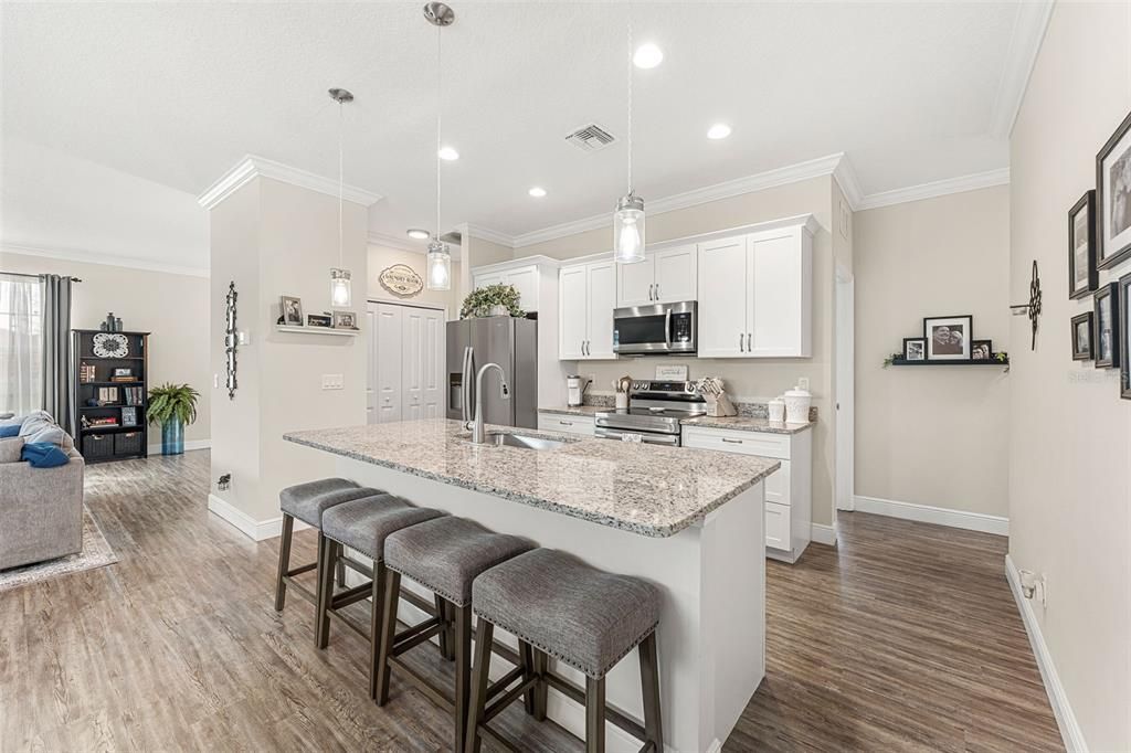 Active With Contract: $449,900 (3 beds, 2 baths, 1382 Square Feet)