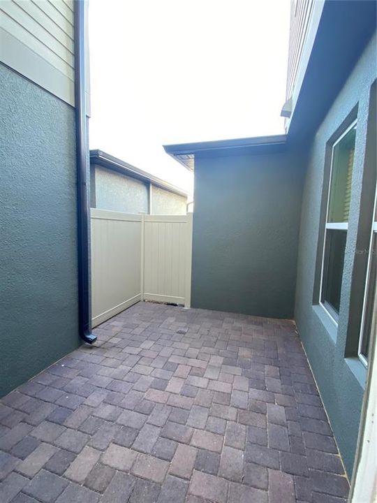 Active With Contract: $2,900 (3 beds, 2 baths, 1789 Square Feet)
