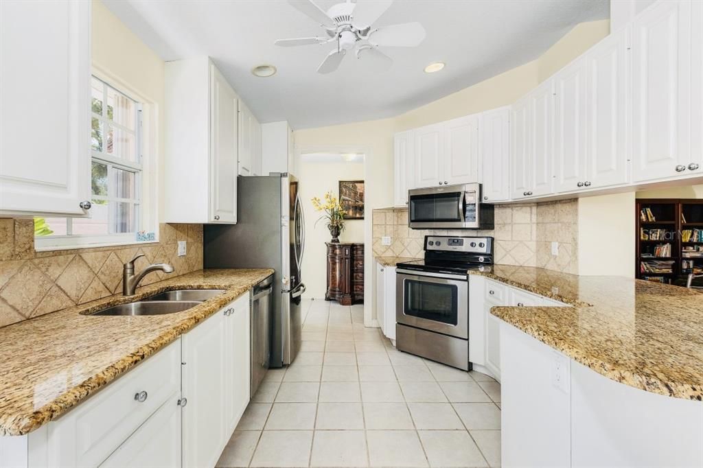 Recently Sold: $559,000 (3 beds, 2 baths, 1808 Square Feet)