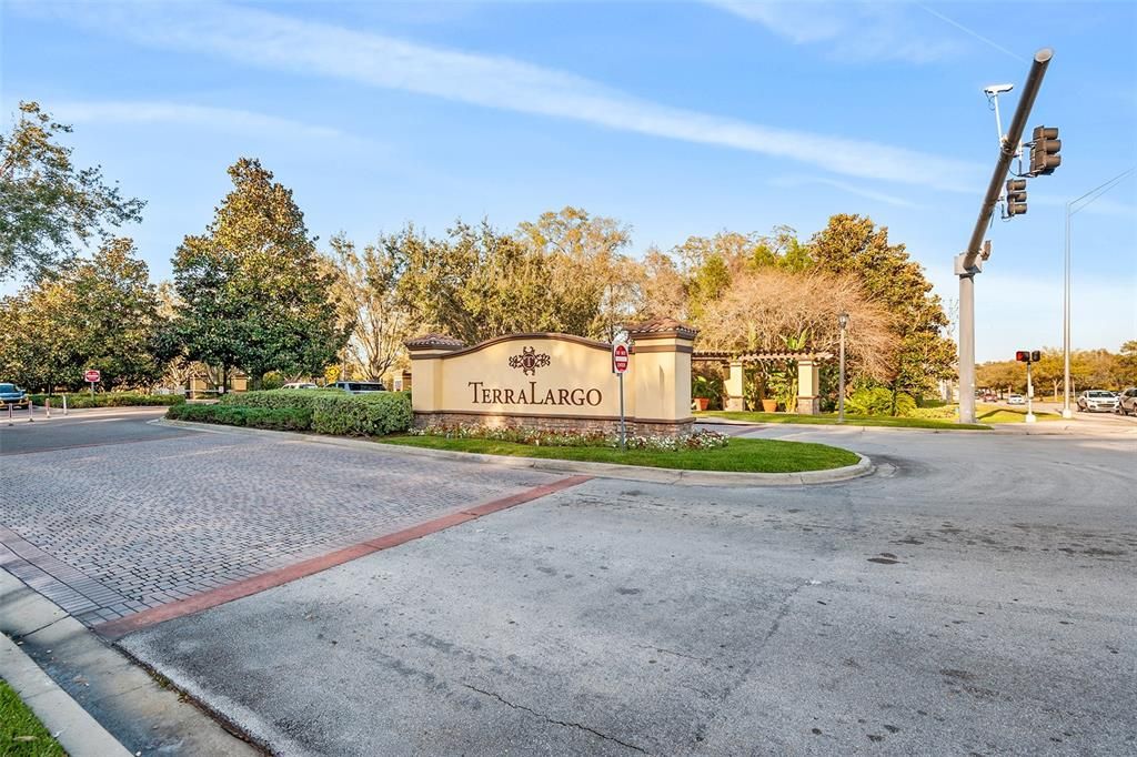 Recently Sold: $685,000 (5 beds, 4 baths, 3750 Square Feet)