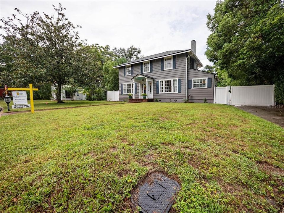 For Sale: $549,000 (3 beds, 2 baths, 1972 Square Feet)