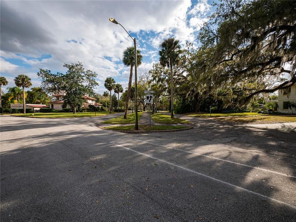 For Sale: $549,000 (3 beds, 2 baths, 1972 Square Feet)