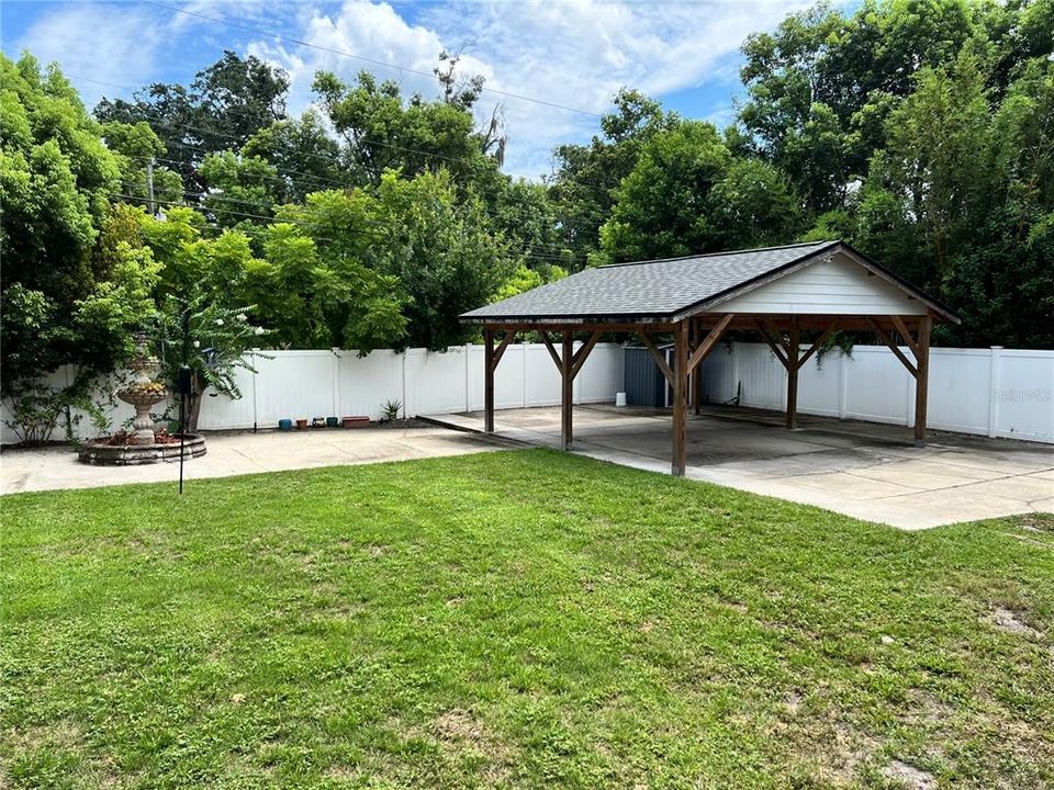 For Sale: $549,000 (3 beds, 2 baths, 1972 Square Feet)