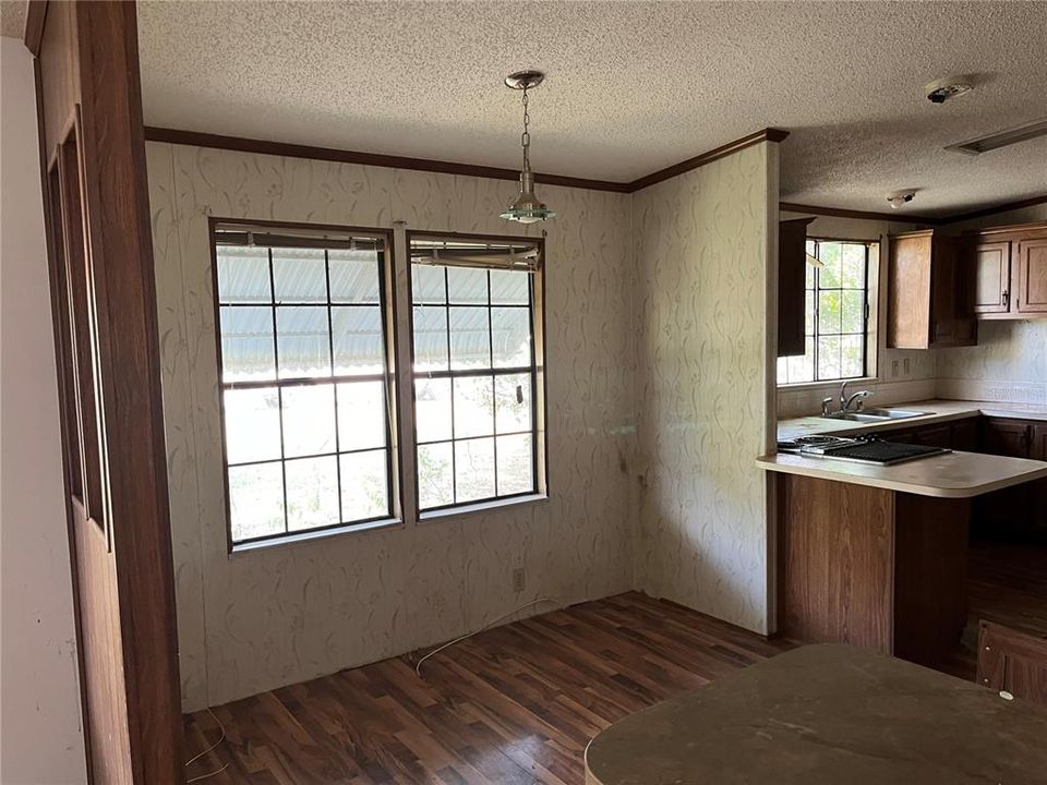 Active With Contract: $164,900 (3 beds, 2 baths, 1792 Square Feet)