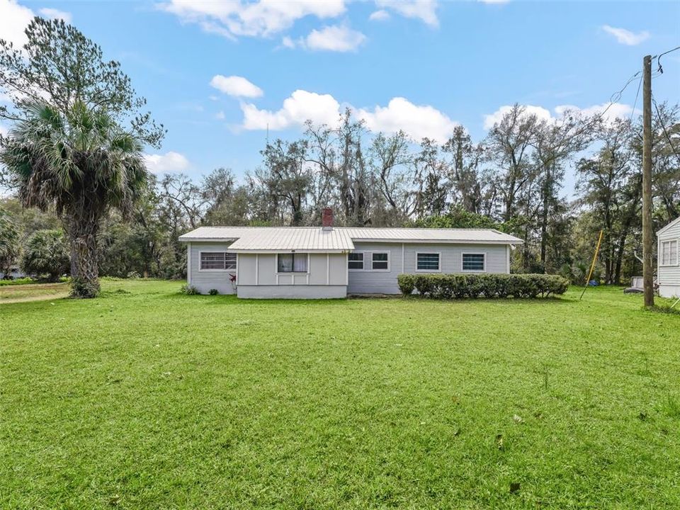 Recently Sold: $153,000 (3 beds, 1 baths, 994 Square Feet)