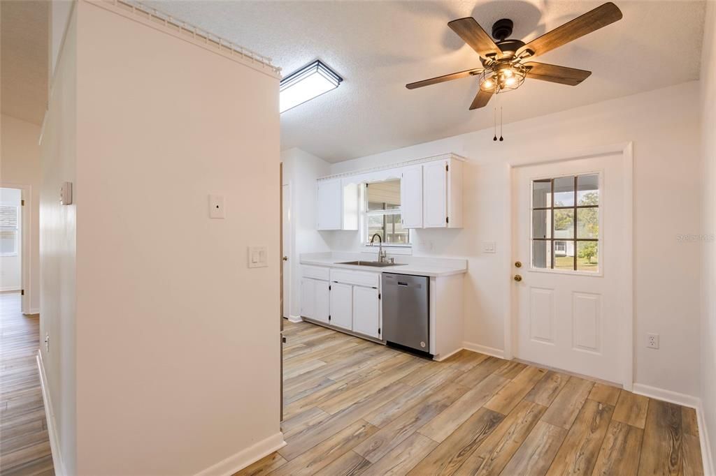 For Rent: $1,800 (2 beds, 2 baths, 1336 Square Feet)