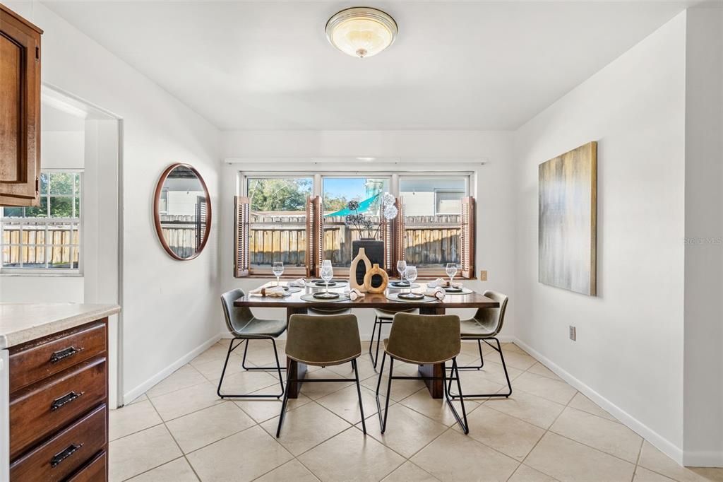 Recently Sold: $459,000 (3 beds, 2 baths, 1363 Square Feet)