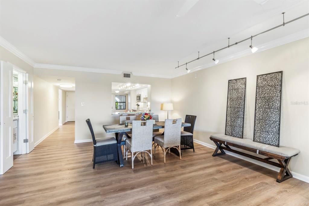 Recently Sold: $2,995,000 (3 beds, 2 baths, 1765 Square Feet)