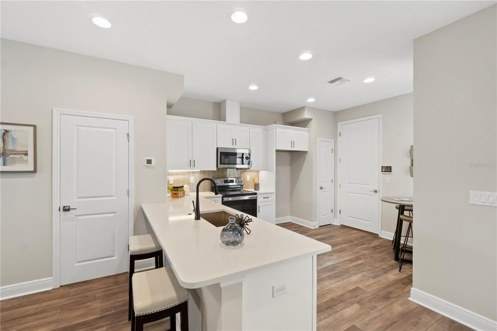 Active With Contract: $509,900 (3 beds, 2 baths, 1977 Square Feet)