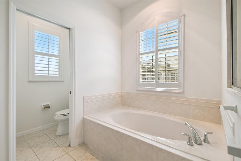 待售: $800,000 (3 贝兹, 2 浴室, 1998 平方英尺)