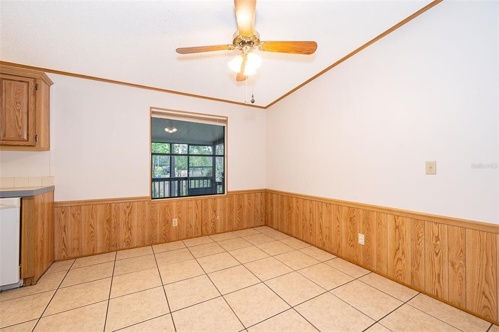 For Sale: $279,000 (3 beds, 2 baths, 1456 Square Feet)