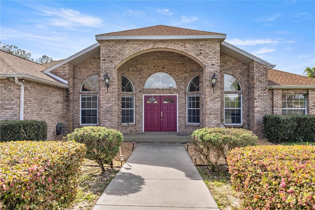 Recently Sold: $510,000 (4 beds, 2 baths, 2557 Square Feet)