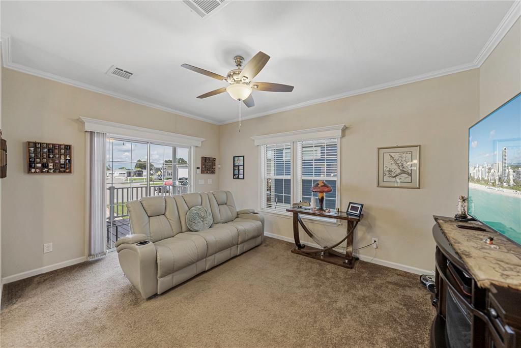 Active With Contract: $274,500 (2 beds, 2 baths, 1056 Square Feet)