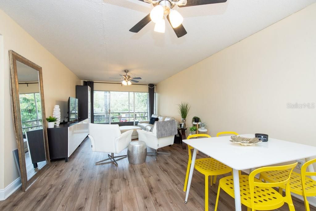 Active With Contract: $230,000 (2 beds, 2 baths, 875 Square Feet)