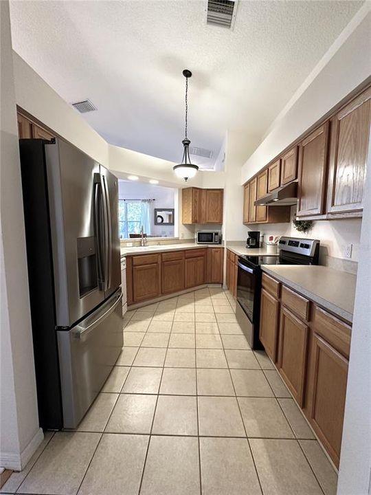 Recently Sold: $225,000 (2 beds, 2 baths, 1200 Square Feet)