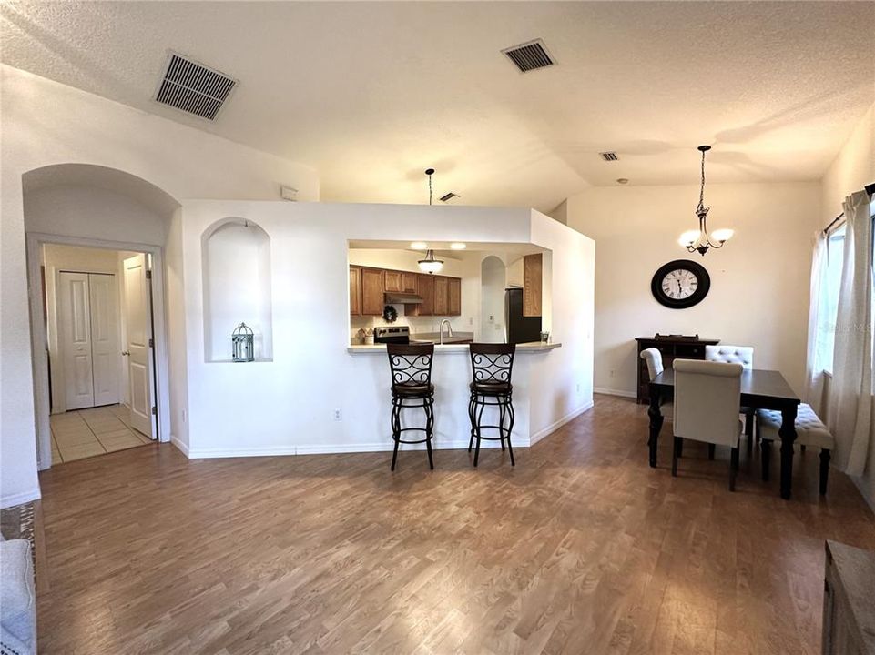 Recently Sold: $225,000 (2 beds, 2 baths, 1200 Square Feet)