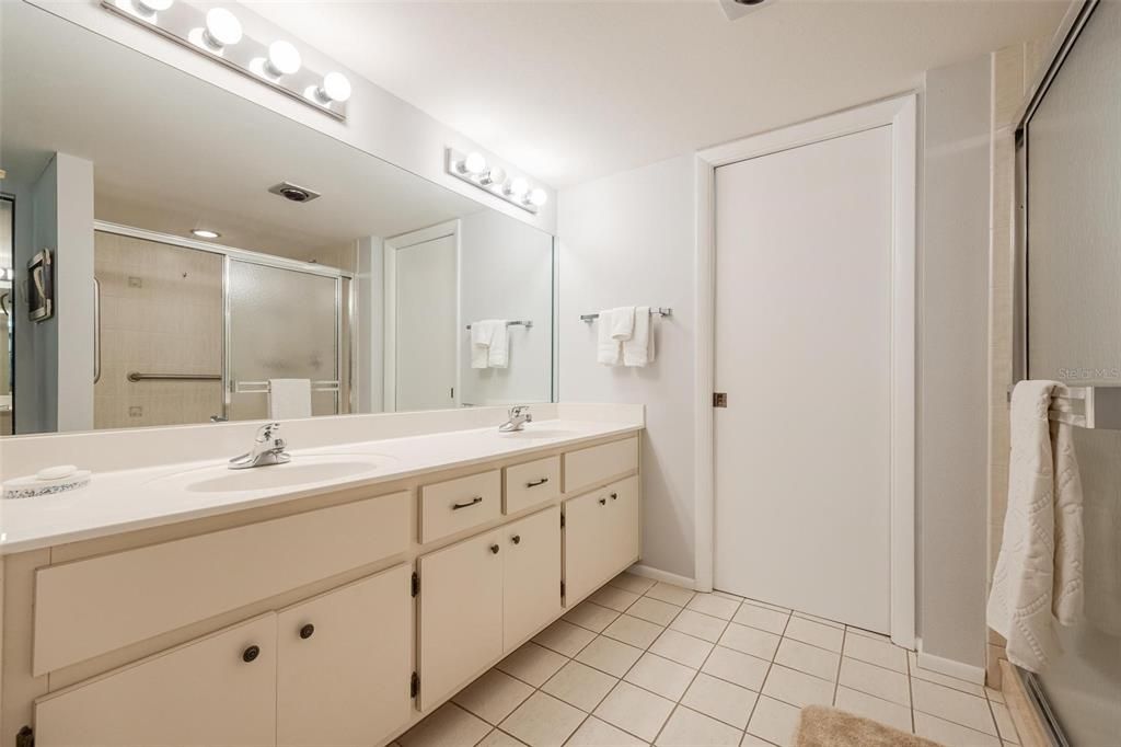 For Sale: $249,000 (2 beds, 2 baths, 1516 Square Feet)