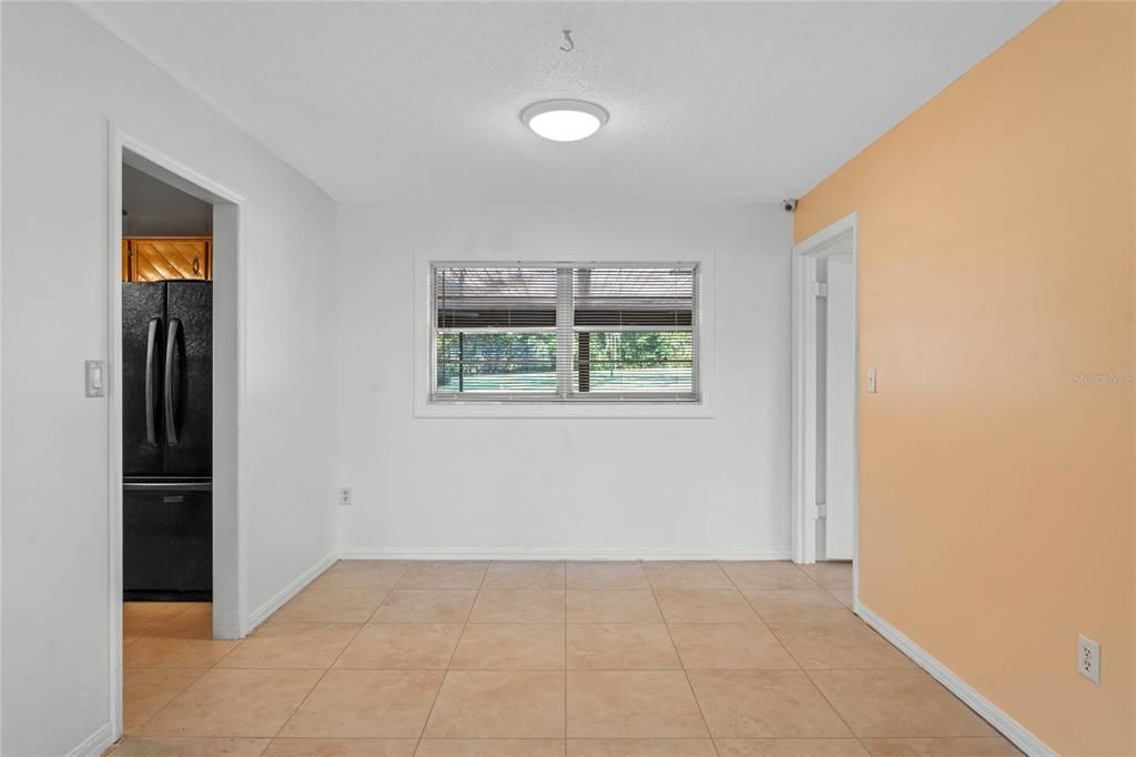 Vendido Recientemente: $349,000 (5 camas, 2 baños, 2325 Pies cuadrados)