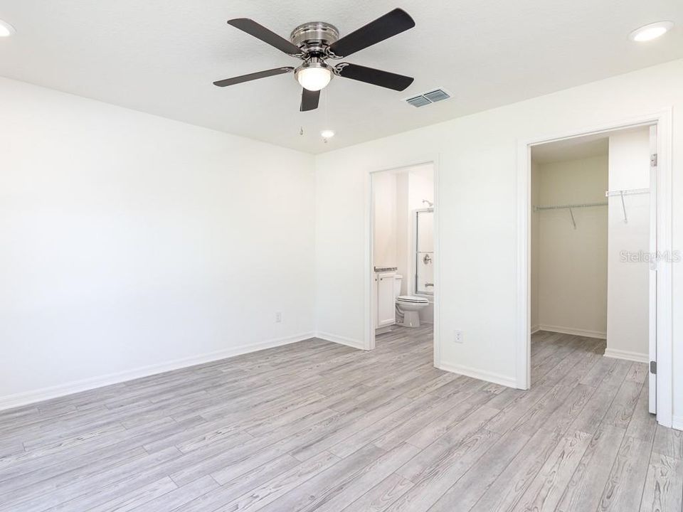 For Sale: $314,900 (3 beds, 2 baths, 1347 Square Feet)
