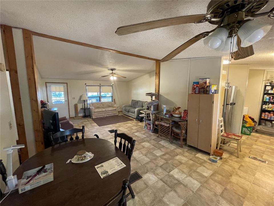 For Sale: $134,900 (3 beds, 2 baths, 1076 Square Feet)