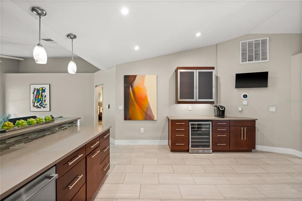 Active With Contract: $3,400 (3 beds, 2 baths, 1944 Square Feet)