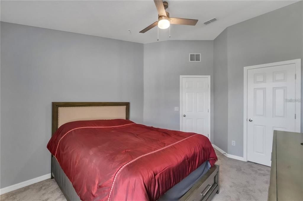 Active With Contract: $2,450 (3 beds, 2 baths, 1563 Square Feet)