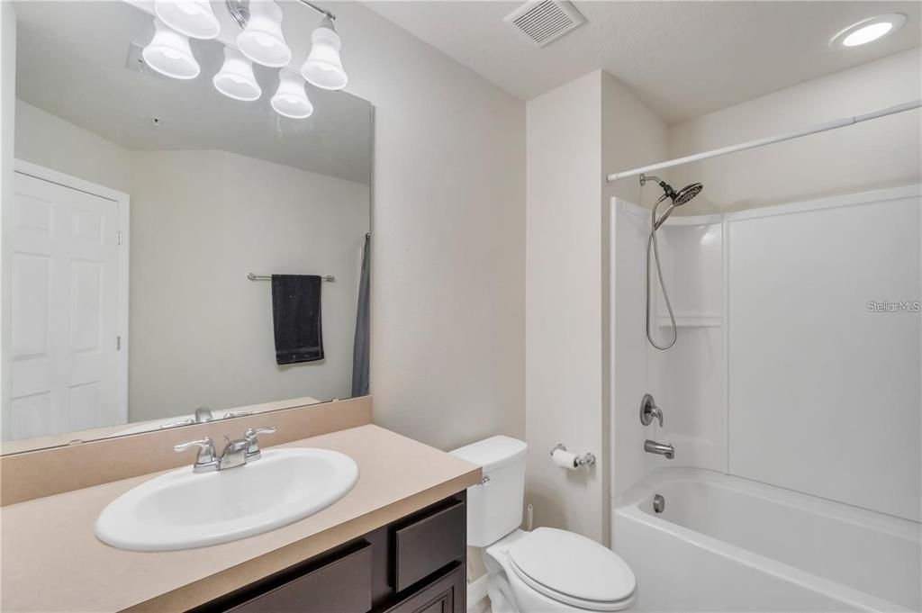 Active With Contract: $2,450 (3 beds, 2 baths, 1563 Square Feet)