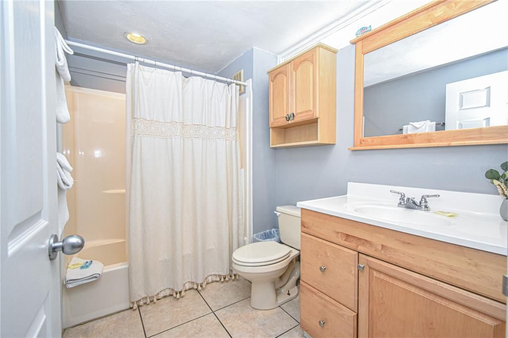 For Sale: $174,900 (1 beds, 1 baths, 480 Square Feet)