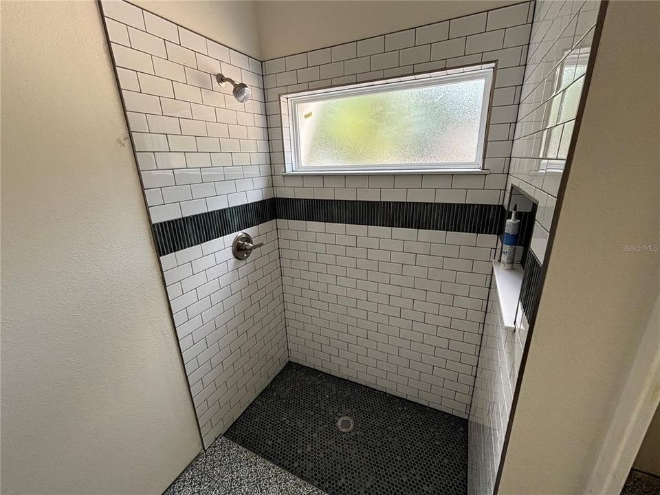 For Rent: $2,225 (3 beds, 2 baths, 1244 Square Feet)