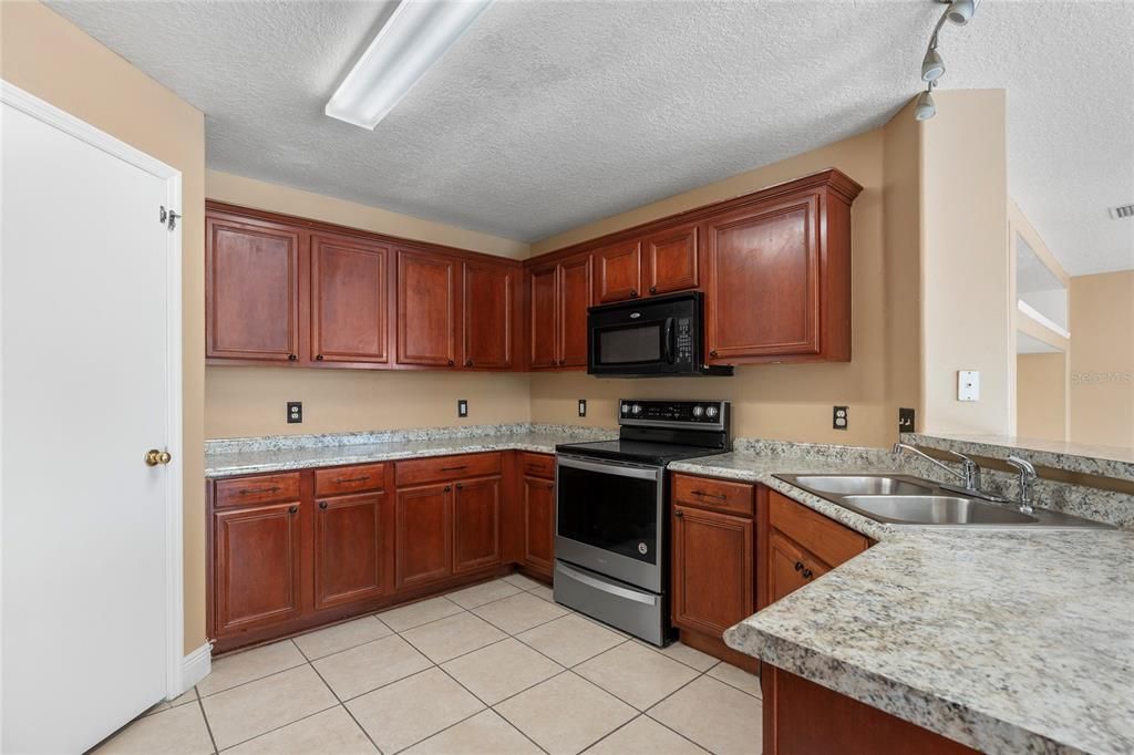 For Sale: $409,000 (4 beds, 2 baths, 2328 Square Feet)