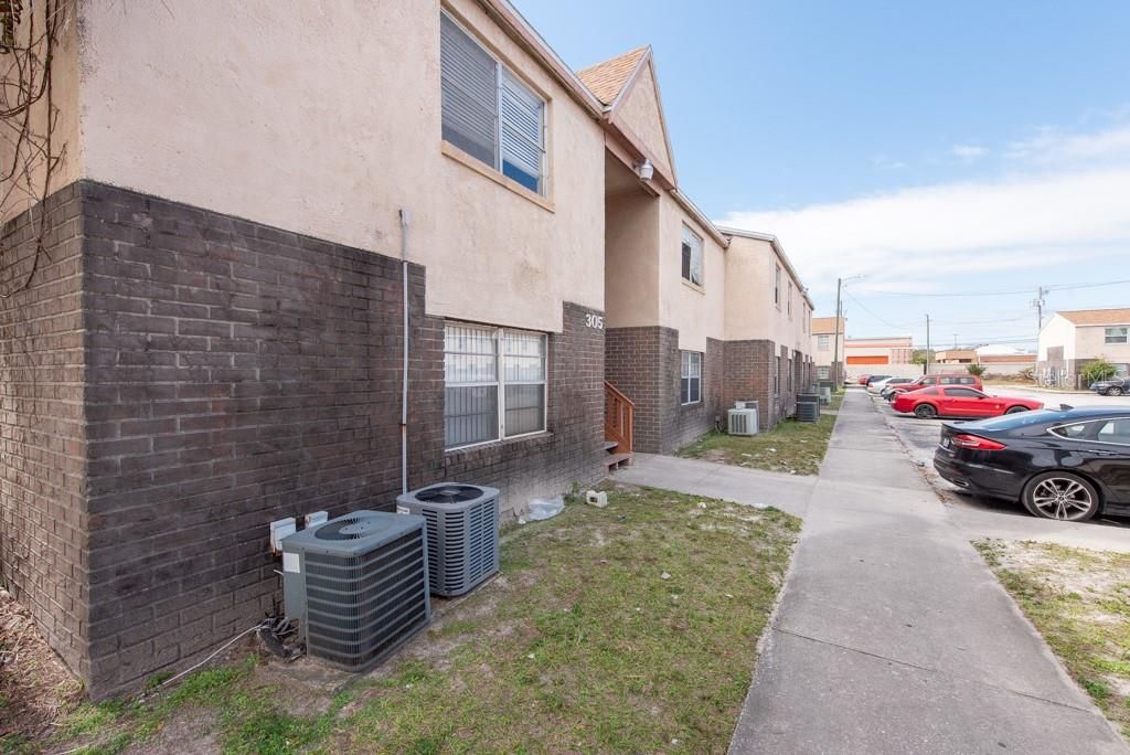 Active With Contract: $75,000 (1 beds, 1 baths, 685 Square Feet)