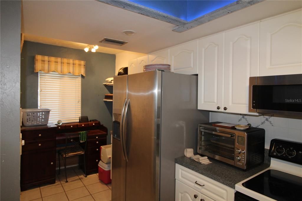 For Sale: $199,900 (2 beds, 2 baths, 1092 Square Feet)
