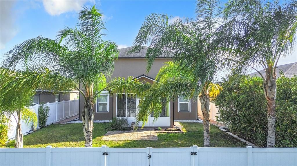 Recently Sold: $400,000 (4 beds, 2 baths, 2199 Square Feet)