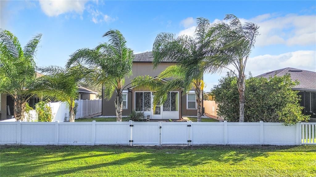 Recently Sold: $400,000 (4 beds, 2 baths, 2199 Square Feet)