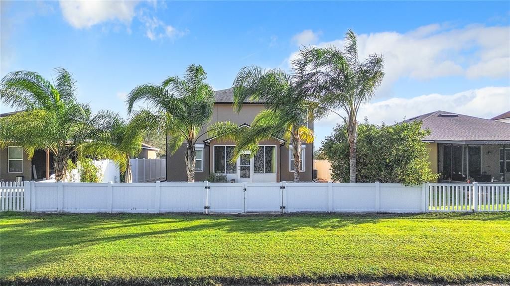 Recently Sold: $400,000 (4 beds, 2 baths, 2199 Square Feet)