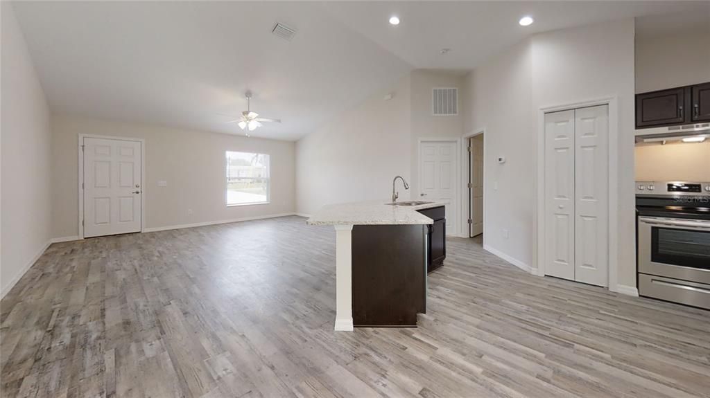 Active With Contract: $269,900 (3 beds, 2 baths, 1357 Square Feet)