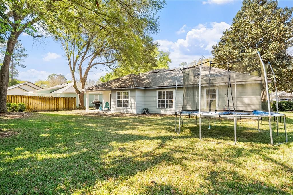 Recently Sold: $359,900 (3 beds, 2 baths, 1558 Square Feet)