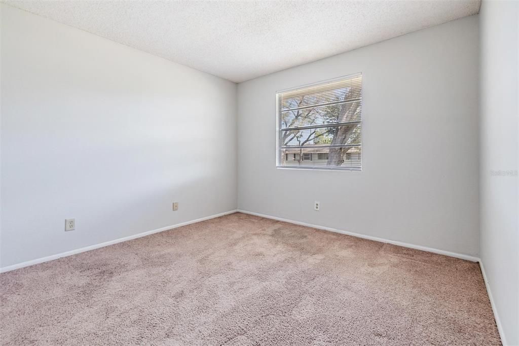 Active With Contract: $159,000 (2 beds, 2 baths, 918 Square Feet)