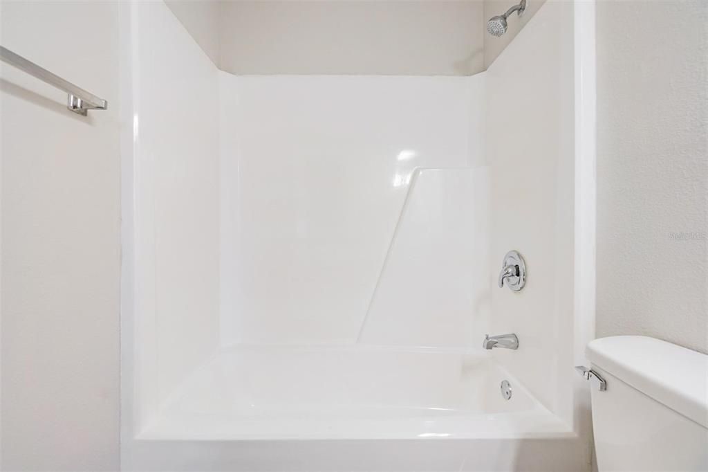 Active With Contract: $159,000 (2 beds, 2 baths, 918 Square Feet)
