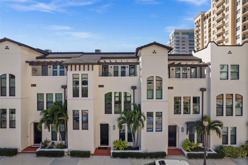 Active With Contract: $1,147,000 (3 beds, 3 baths, 2291 Square Feet)