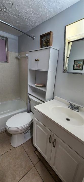 Active With Contract: $1,150 (1 beds, 1 baths, 576 Square Feet)