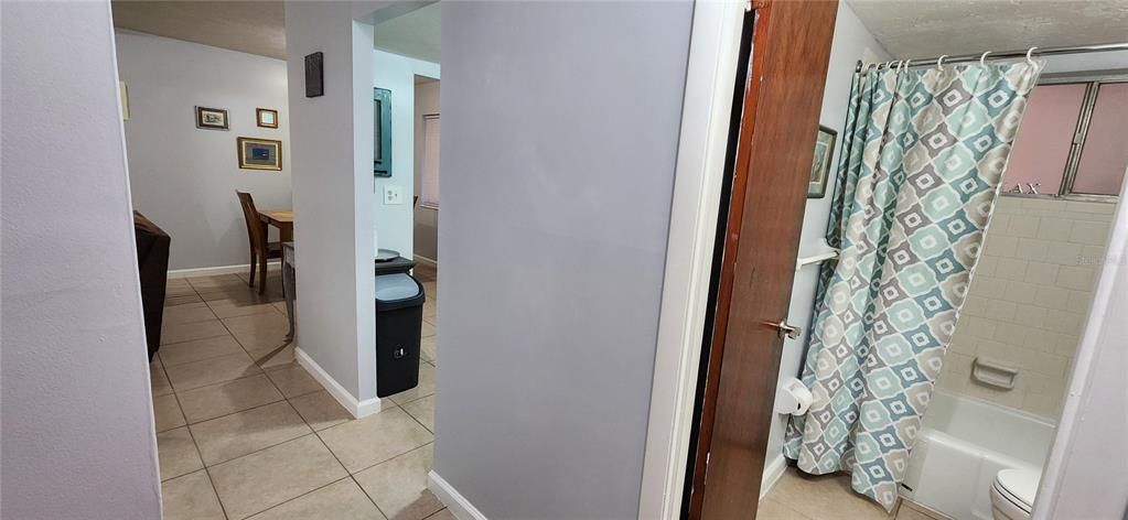 Active With Contract: $1,150 (1 beds, 1 baths, 576 Square Feet)