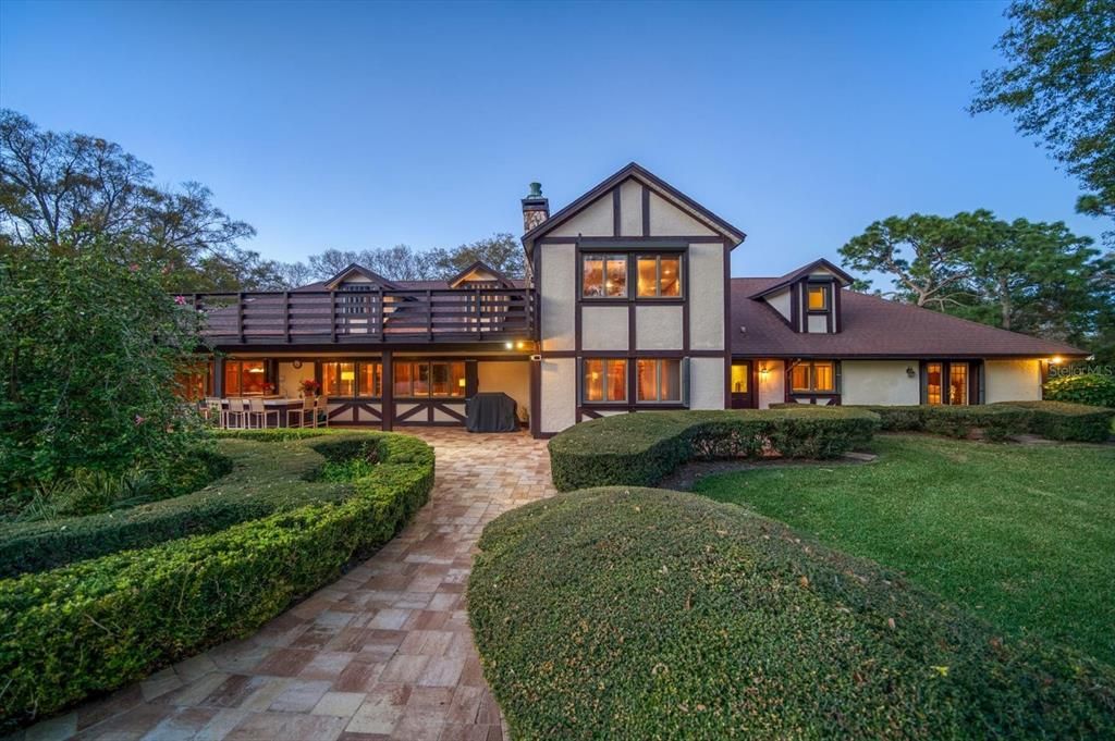 Recently Sold: $1,799,000 (5 beds, 4 baths, 4964 Square Feet)