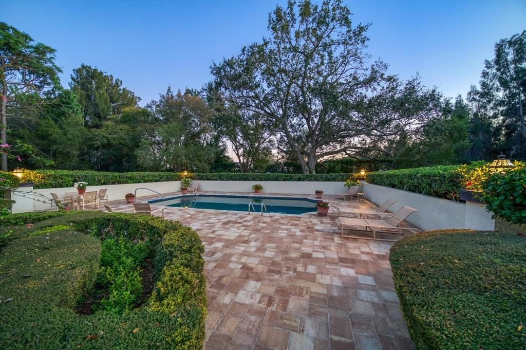 Recently Sold: $1,799,000 (5 beds, 4 baths, 4964 Square Feet)